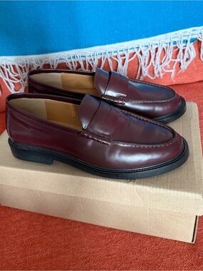 Steve Madden Burgundy Loafers * Flawed*